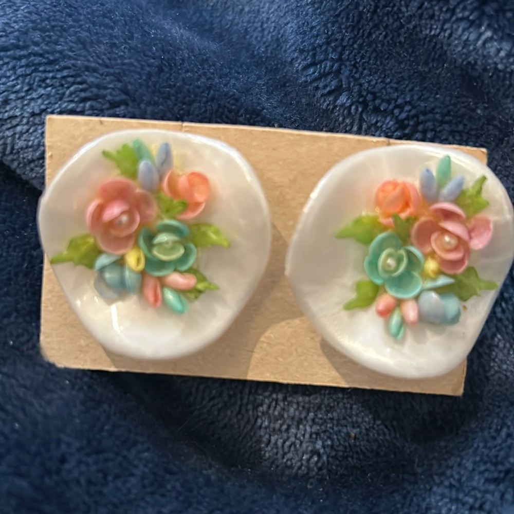 Vintage Shell Earrings